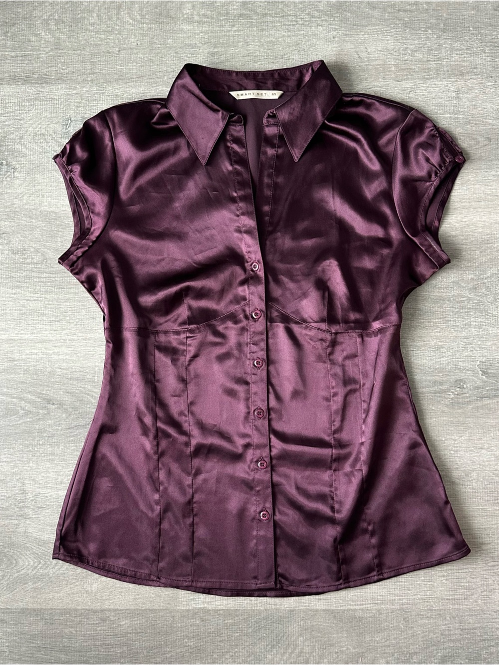 Smart Set Satiny Plum Button-Front Cap Sleeve Blouse